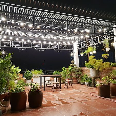 Sophie'S House Homestay Куинён Экстерьер фото